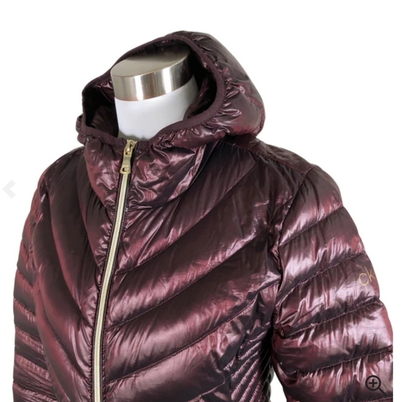 Women's Hooded Puffer Jacket - Deep Burgundy - Picture 3 of 5